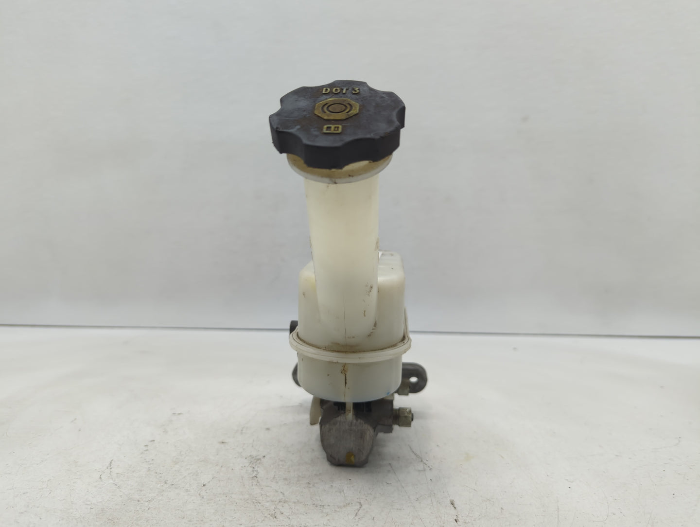 2009-2017 Buick Enclave Brake Master Cylinder 610609 - Oemusedautoparts1.com