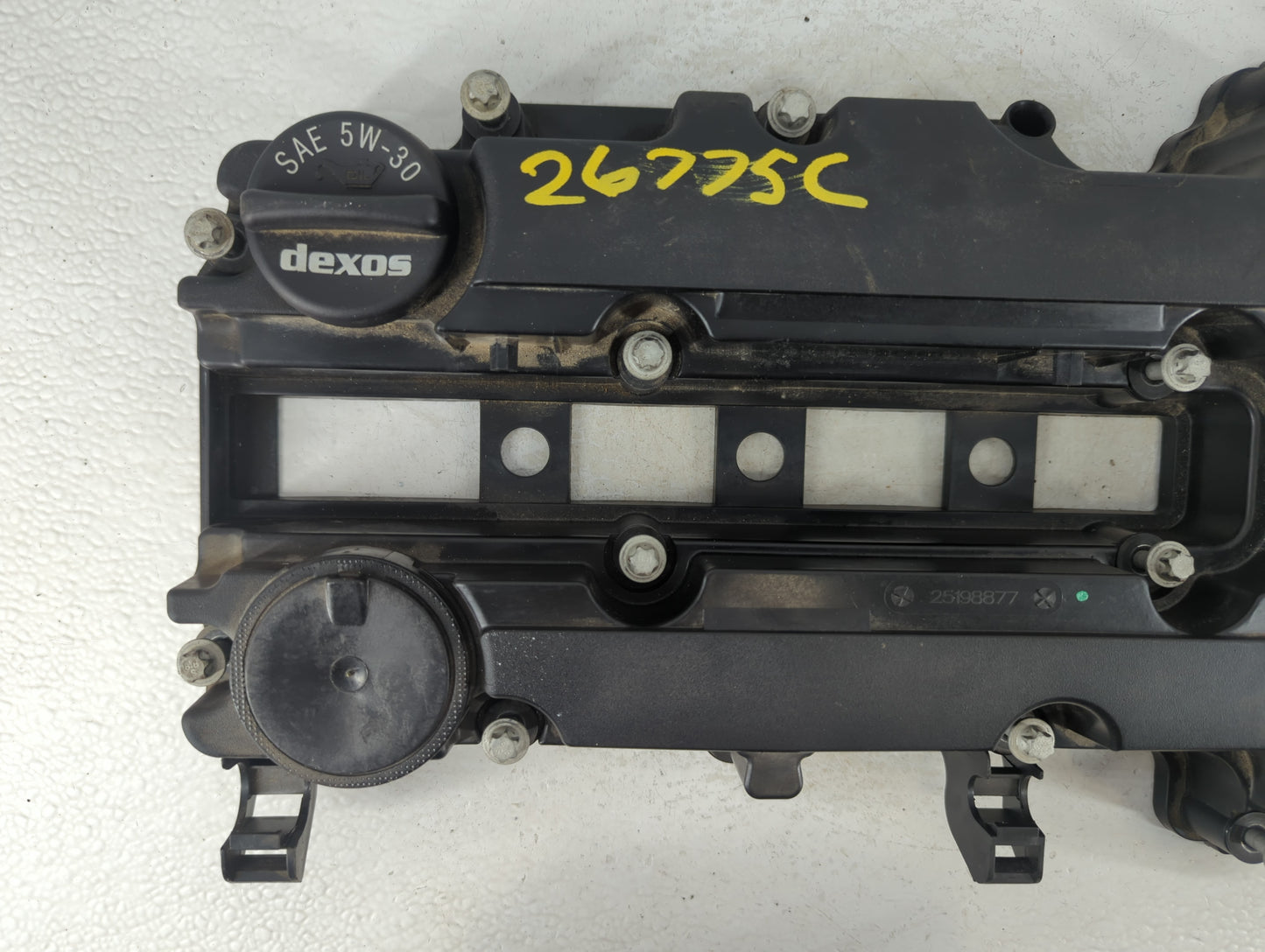 2014 Buick Enclave Driver Left Cylinder Head Valve Cover P/N:25198877 Fits OEM Used Auto Parts - Oemusedautoparts1.com