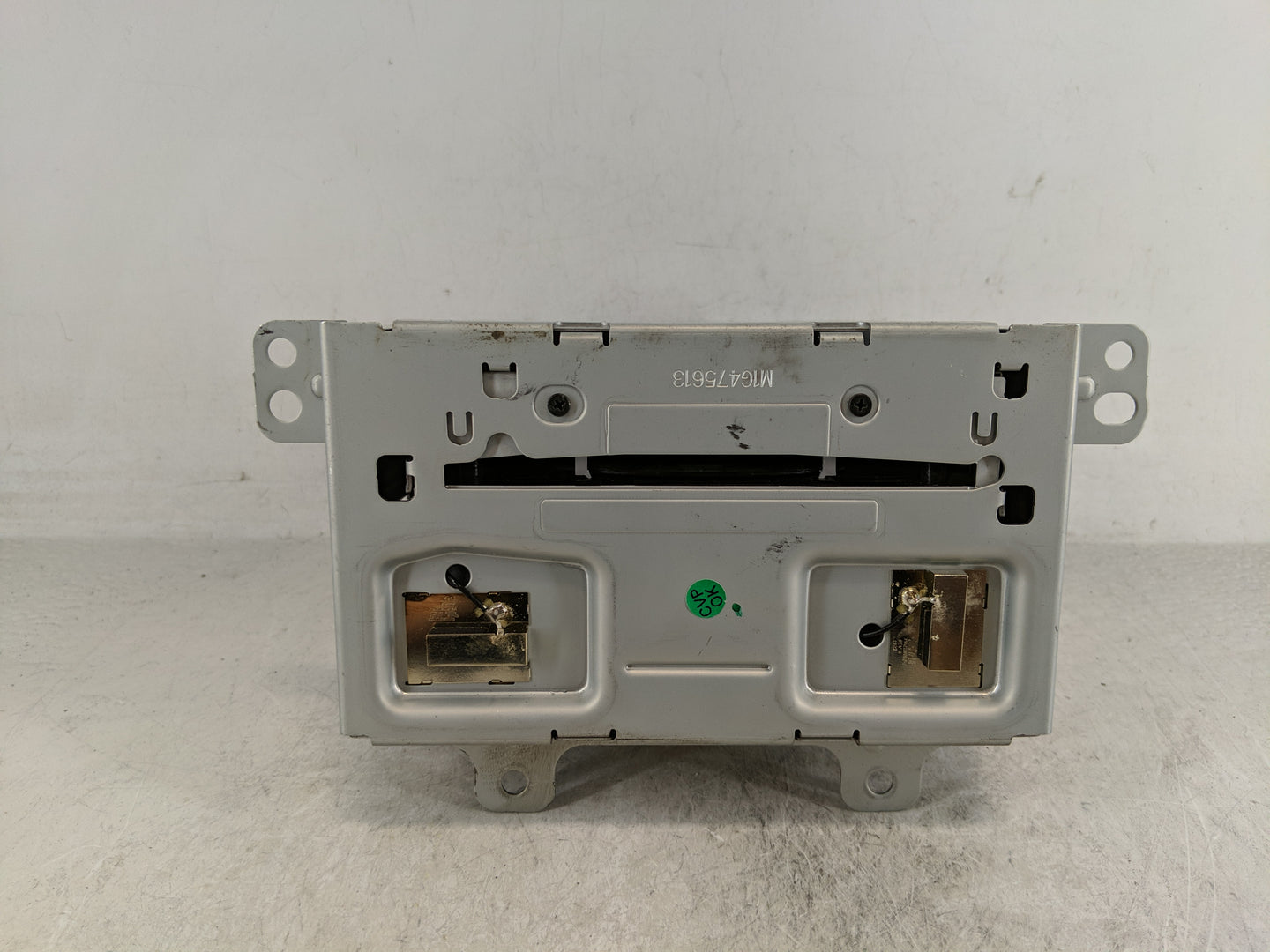 2013-2014 Buick Encore Radio AM FM Cd Player Receiver Replacement P/N:23184129 Fits Fits 2013 2014 OEM Used Auto Parts - Oem