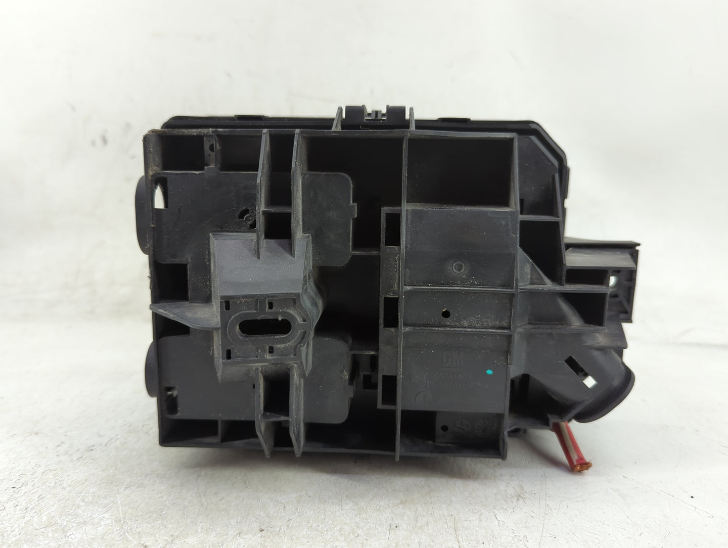 2013-2014 Buick Encore Fusebox Fuse Box Panel Relay Module P/N:95131337 Fits Fits 2013 2014 OEM Used Auto Parts - Oemusedaut