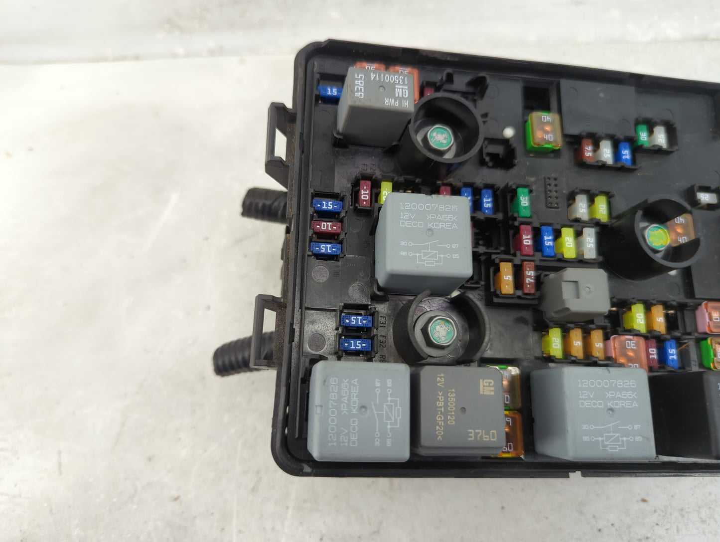 2013-2014 Buick Encore Fusebox Fuse Box Panel Relay Module P/N:95131331 Fits Fits 2013 2014 OEM Used Auto Parts - Oemusedaut