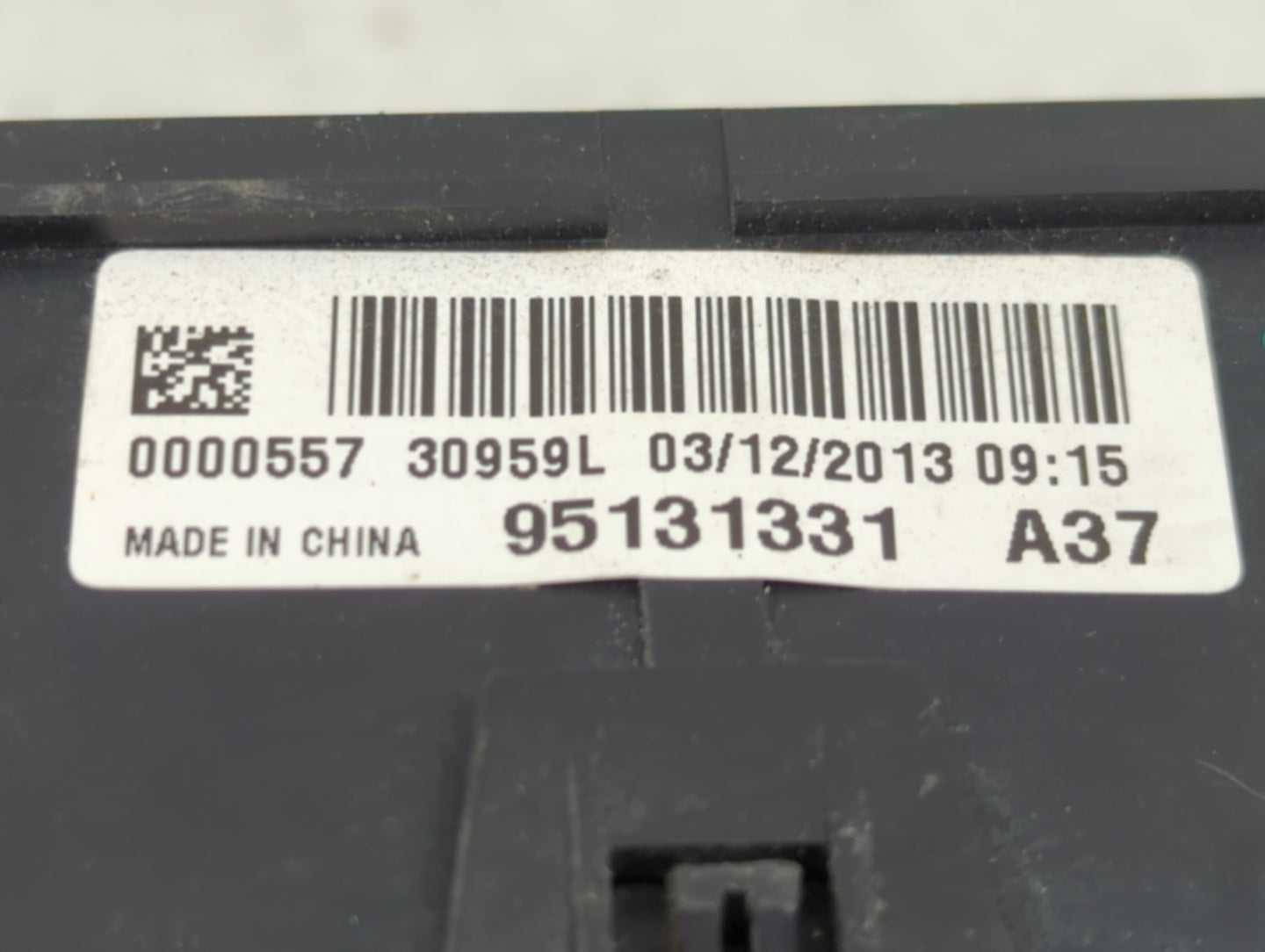 2013-2014 Buick Encore Fusebox Fuse Box Panel Relay Module P/N:95131331 Fits Fits 2013 2014 OEM Used Auto Parts - Oemusedaut
