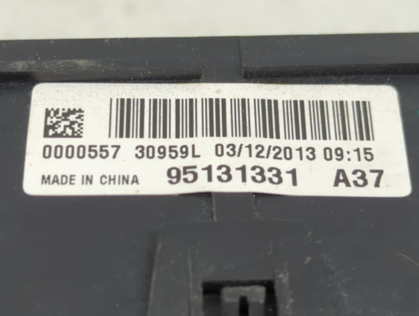 2013-2014 Buick Encore Fusebox Fuse Box Panel Relay Module P/N:95131331 Fits Fits 2013 2014 OEM Used Auto Parts - Oemusedaut