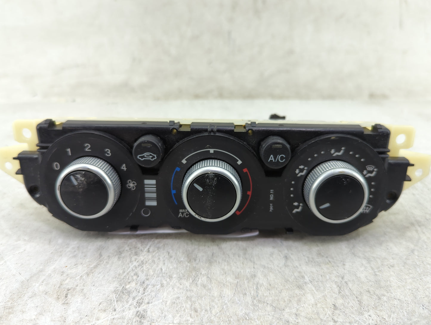 2014 Buick Encore Climate Control Module Temperature AC/Heater Replacement P/N:CJ5T-19980-CK Fits OEM Used Auto Parts - Oemu