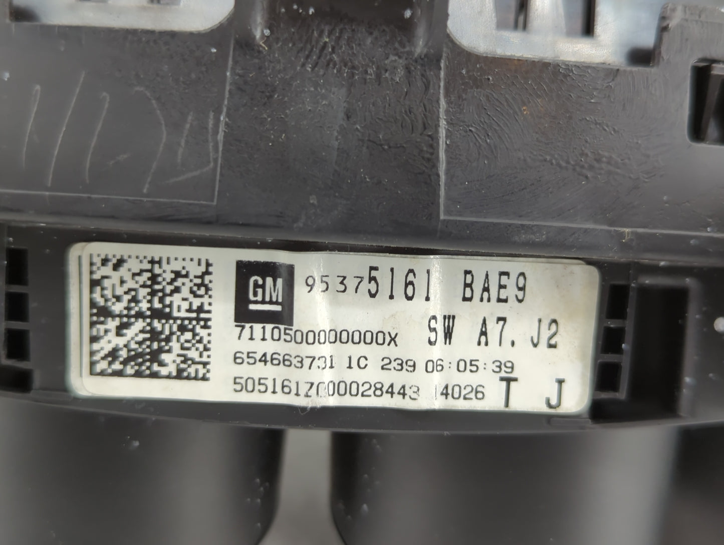 2014 Buick Encore Instrument Cluster Speedometer Gauges P/N:95375179 95375161 Fits OEM Used Auto Parts - Oemusedautoparts1.c