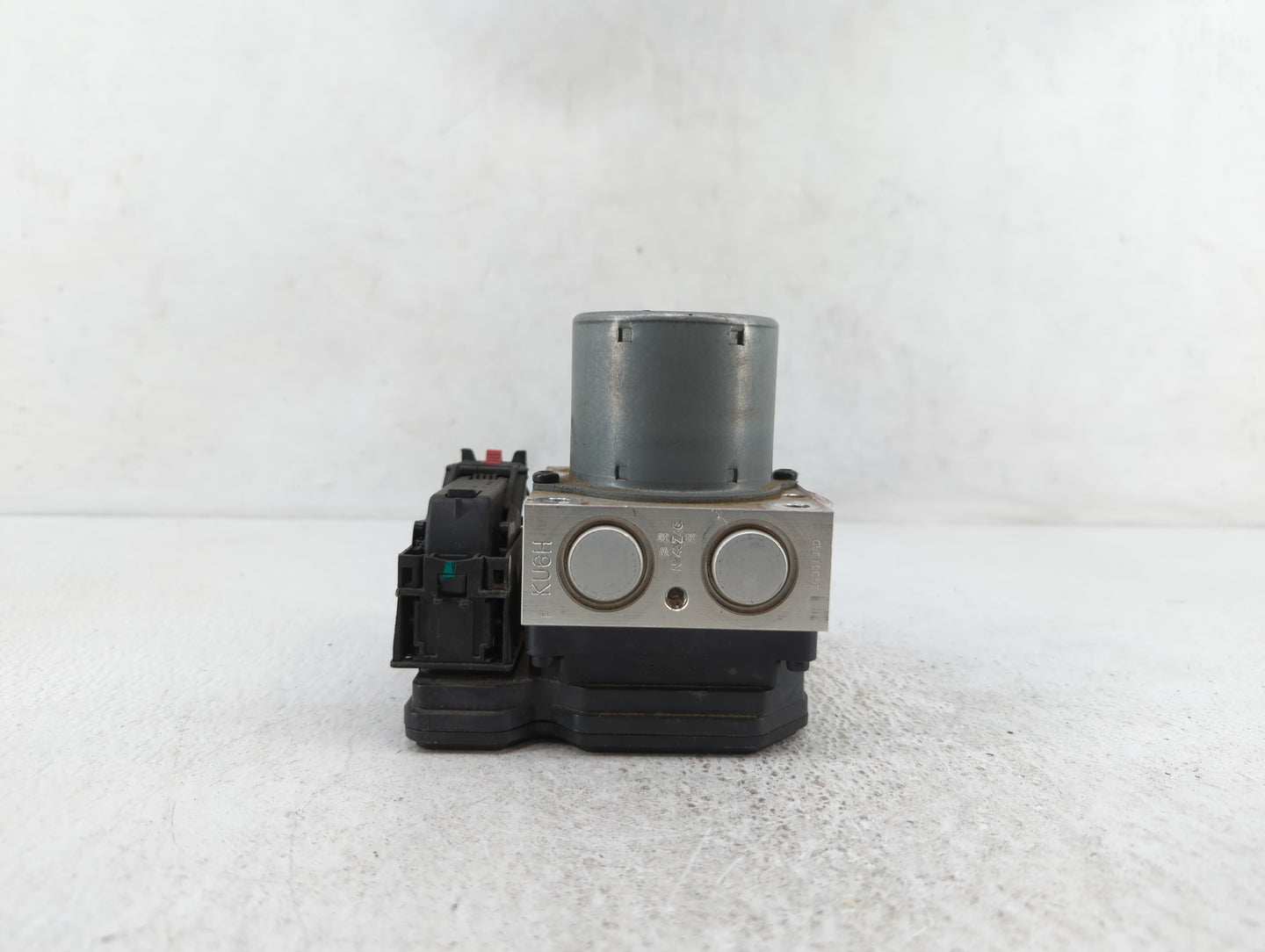 2014 Buick Encore ABS Pump Control Module Replacement P/N:95367358 94786558, 95367356 Fits Fits 2013 OEM Used Auto Parts - O