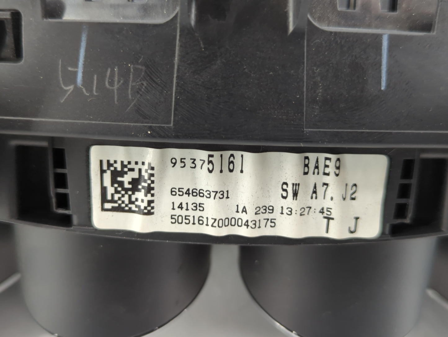 2014 Buick Encore Instrument Cluster Speedometer Gauges P/N:95375161 Fits OEM Used Auto Parts - Oemusedautoparts1.com