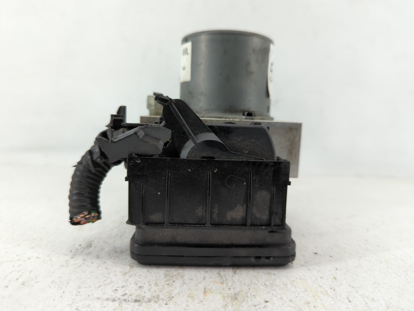 2014 Buick Encore ABS Pump Control Module Replacement P/N:688250455 95367358 Fits Fits 2013 OEM Used Auto Parts - Oemusedaut