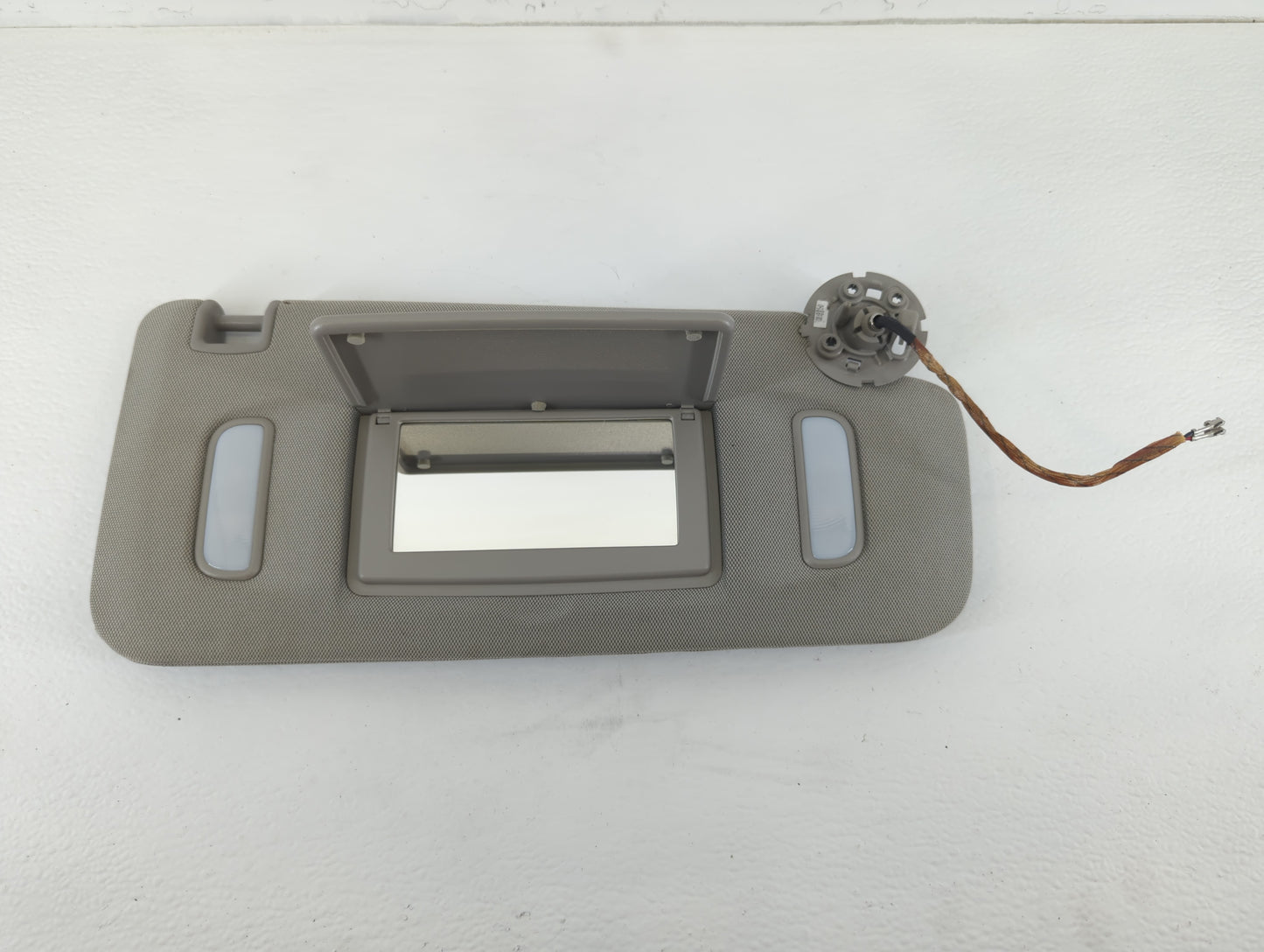 2013-2014 Buick Encore Sun Visor Shade Replacement Passenger Right Mirror Fits Fits 2013 2014 OEM Used Auto Parts - Oemuseda