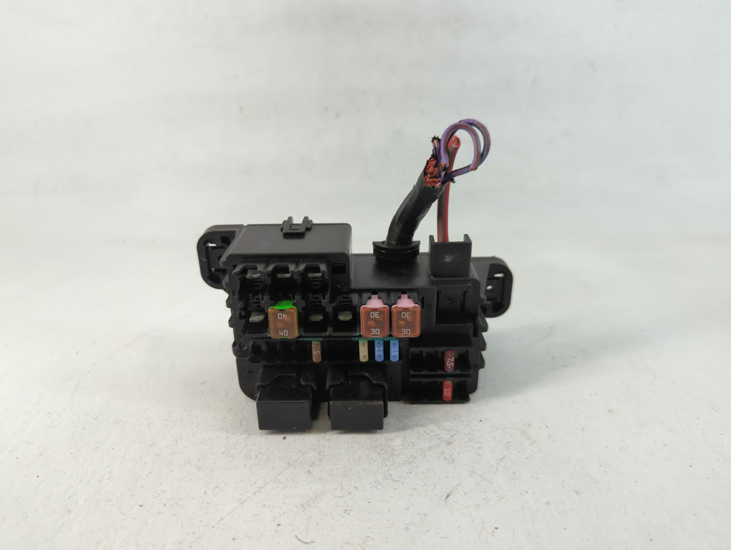 2013-2014 Buick Encore Fusebox Fuse Box Panel Relay Module Fits Fits 2013 2014 OEM Used Auto Parts - Oemusedautoparts1.com