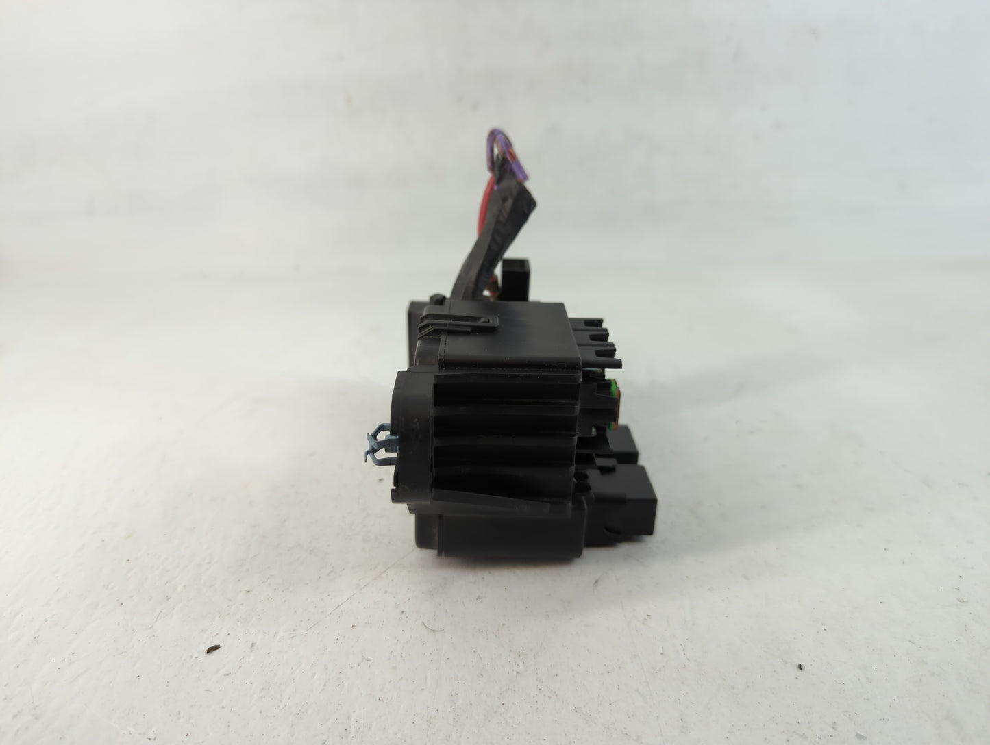 2013-2014 Buick Encore Fusebox Fuse Box Panel Relay Module Fits Fits 2013 2014 OEM Used Auto Parts - Oemusedautoparts1.com
