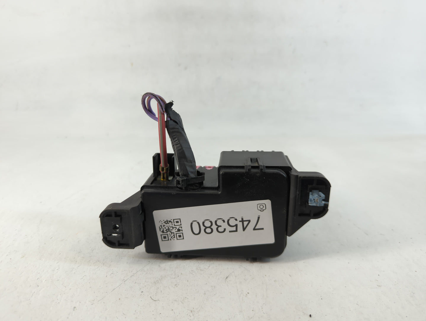 2013-2014 Buick Encore Fusebox Fuse Box Panel Relay Module Fits Fits 2013 2014 OEM Used Auto Parts - Oemusedautoparts1.com