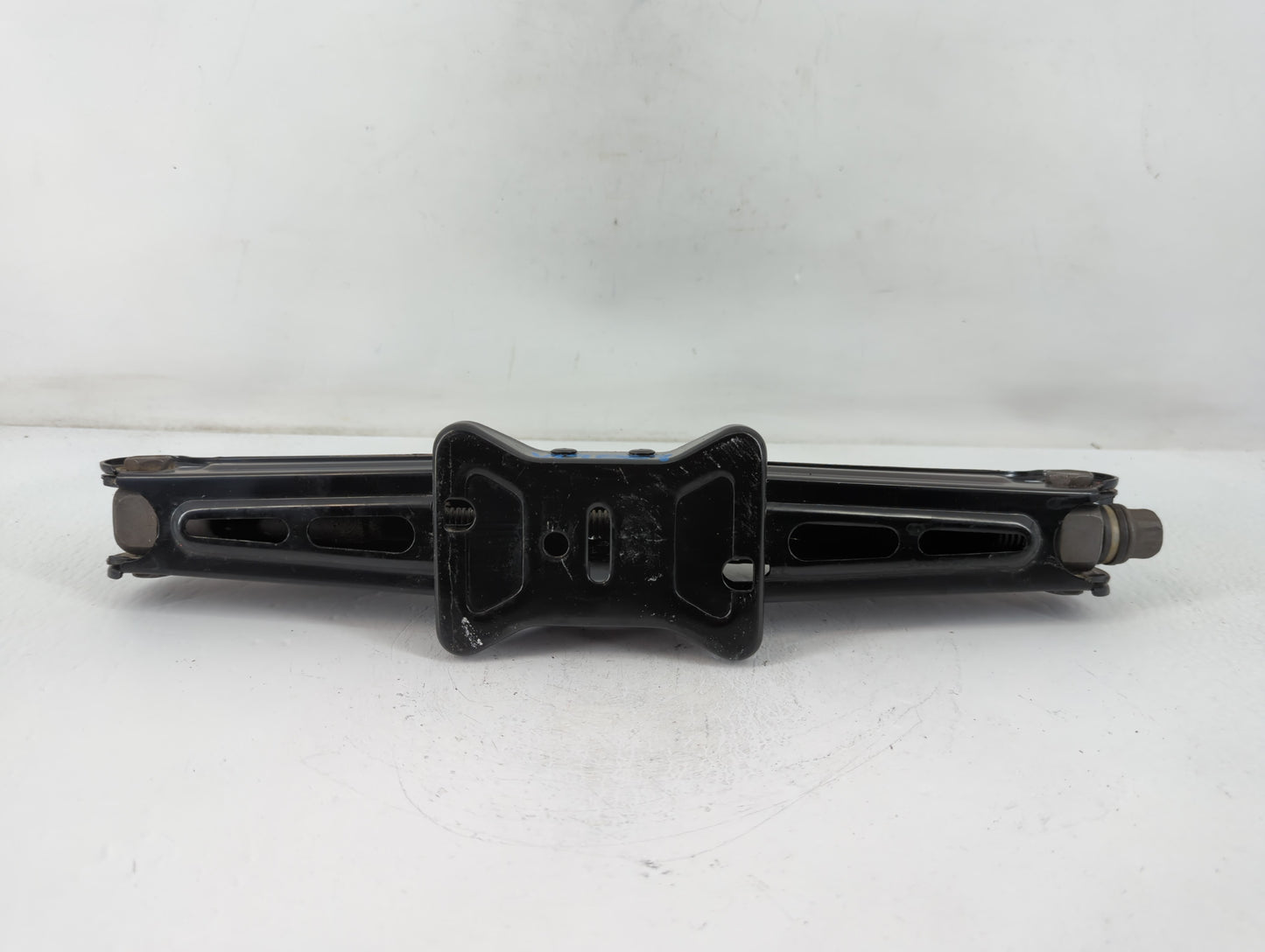 2014 Buick Encore Spare Scissor Car Jack - Oemusedautoparts1.com