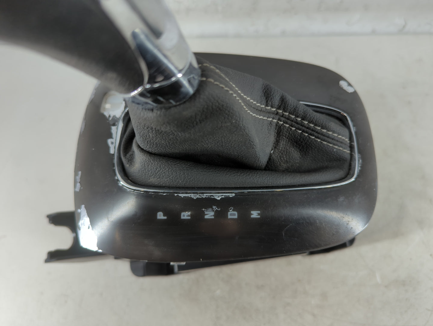 2014 Buick Encore Floor Console Assembly Shifter - Oemusedautoparts1.com