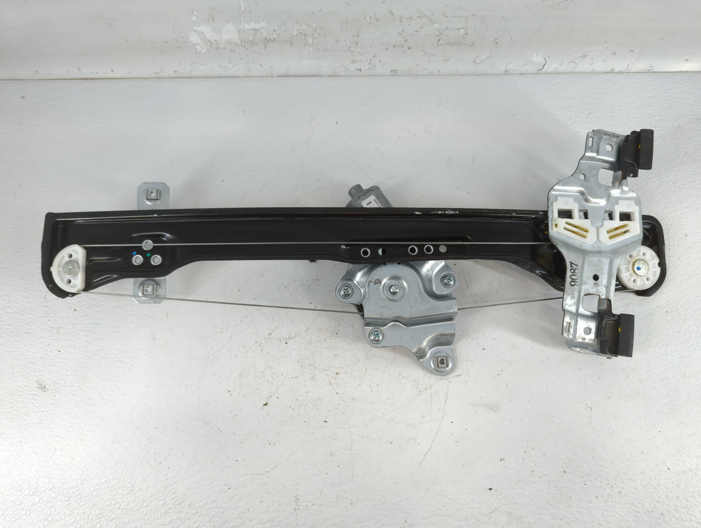 2013-2021 Buick Encore Passenger Front Right Power Window Motor - Oemusedautoparts1.com