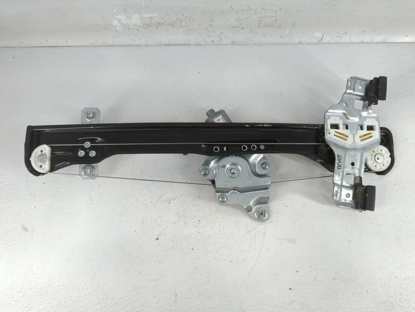 2013-2021 Buick Encore Passenger Front Right Power Window Motor - Oemusedautoparts1.com
