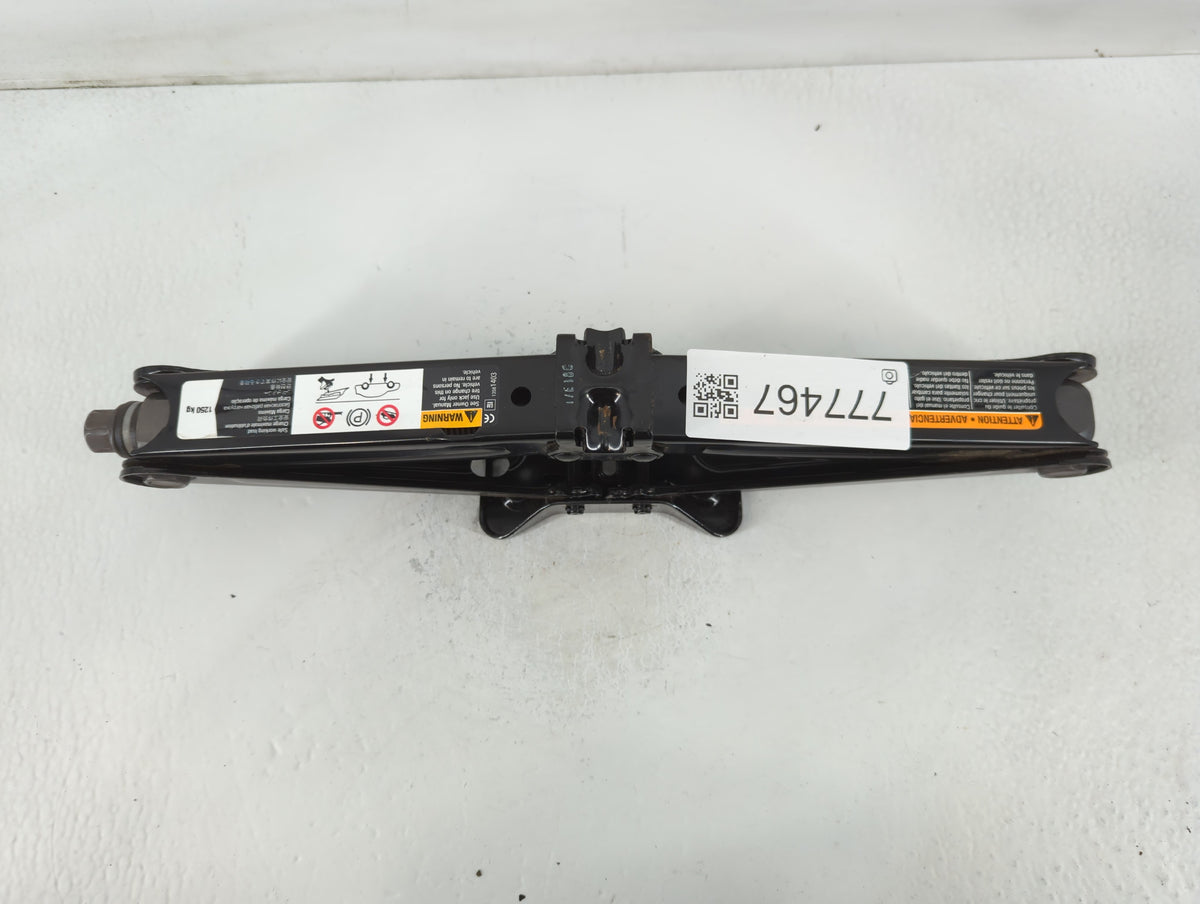 2014 Buick Encore Spare Scissor Car Jack 777467 - Oemusedautoparts1.com