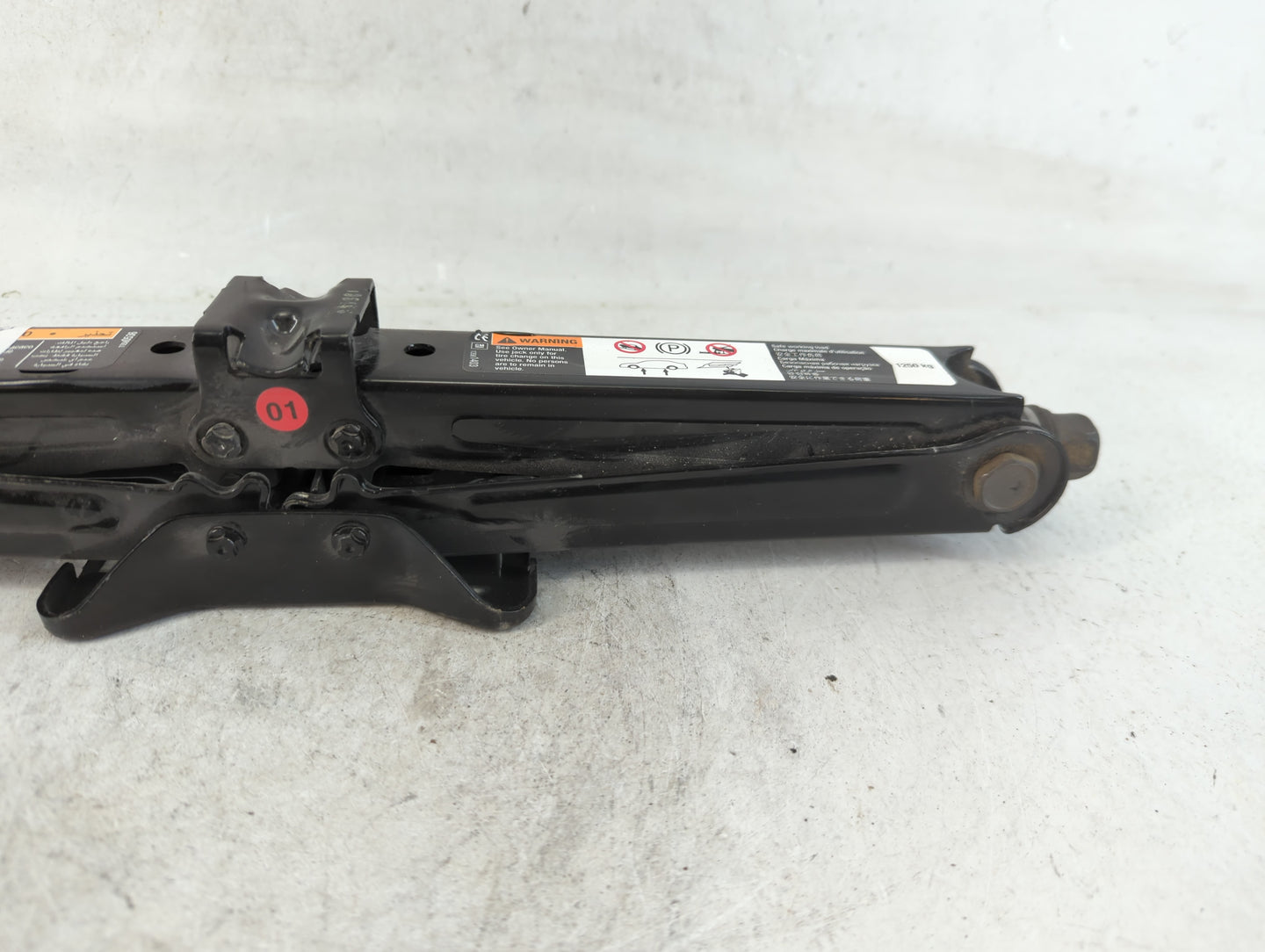 2014 Buick Encore Spare Scissor Car Jack 784025 - Oemusedautoparts1.com
