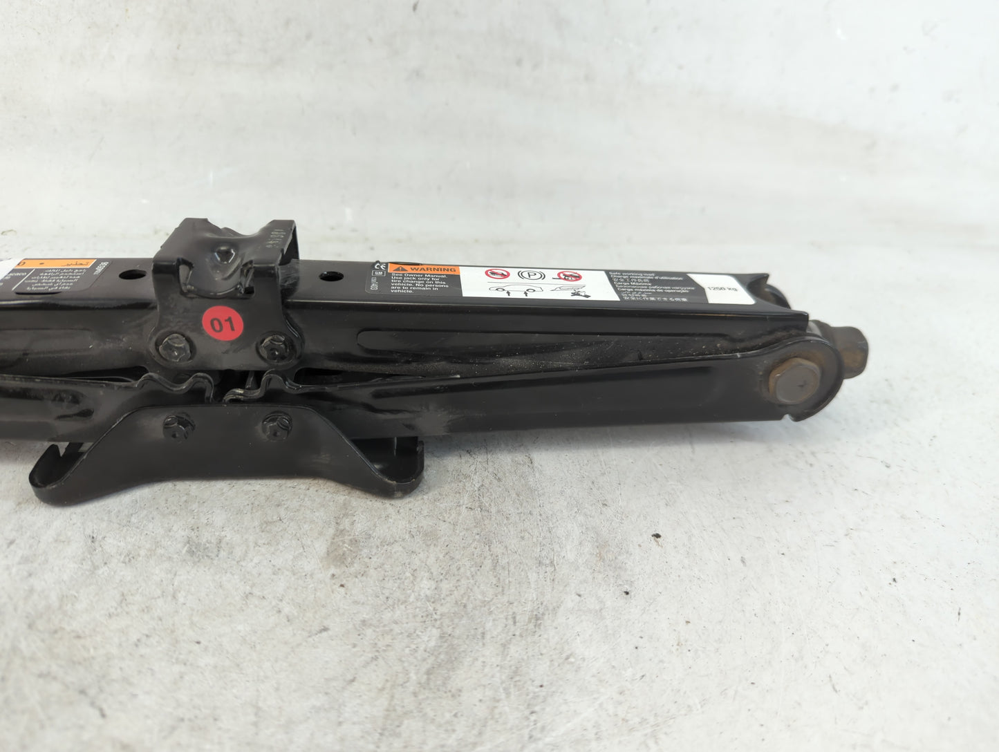 2014 Buick Encore Spare Scissor Car Jack 784025 - Oemusedautoparts1.com
