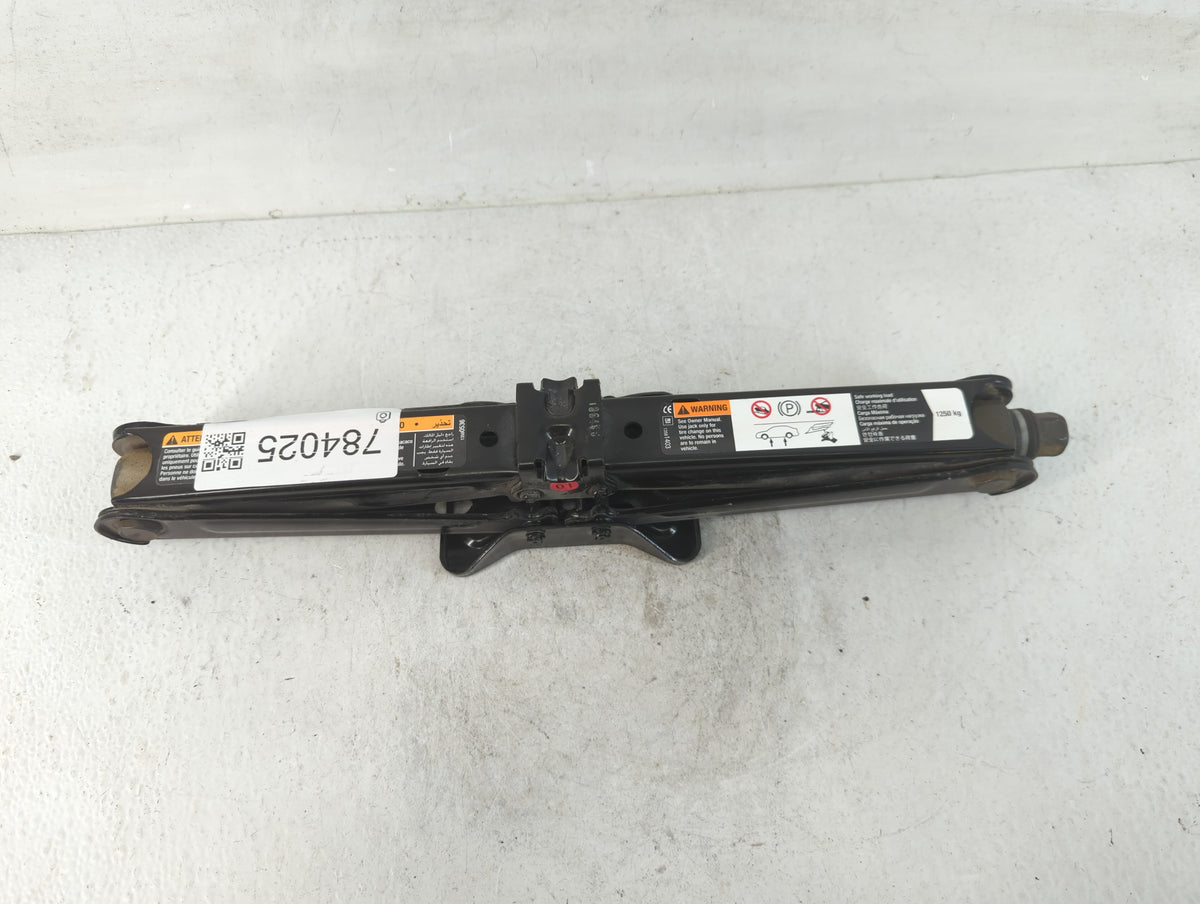 2014 Buick Encore Spare Scissor Car Jack 784025 - Oemusedautoparts1.com