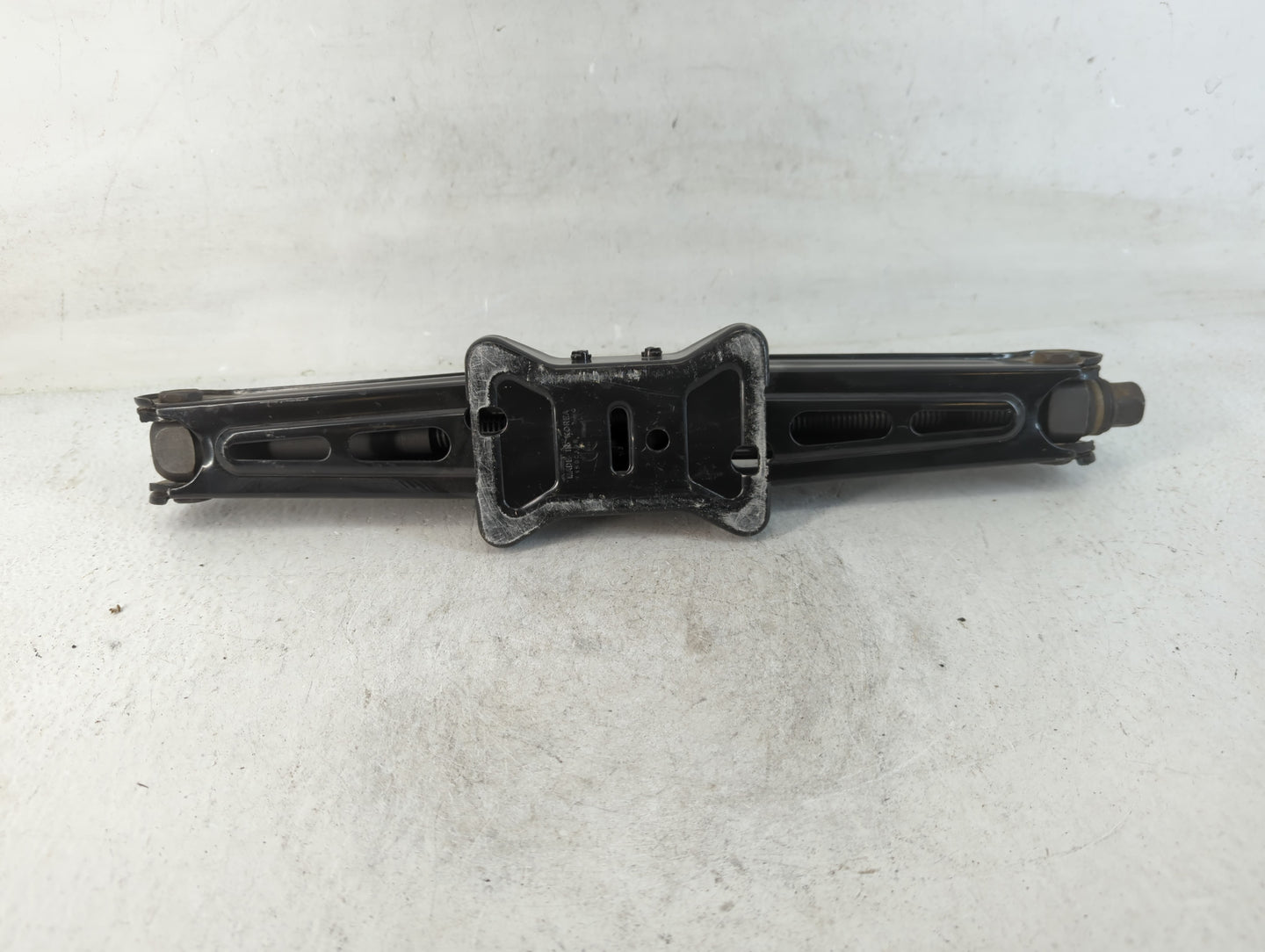2014 Buick Encore Spare Scissor Car Jack - Oemusedautoparts1.com