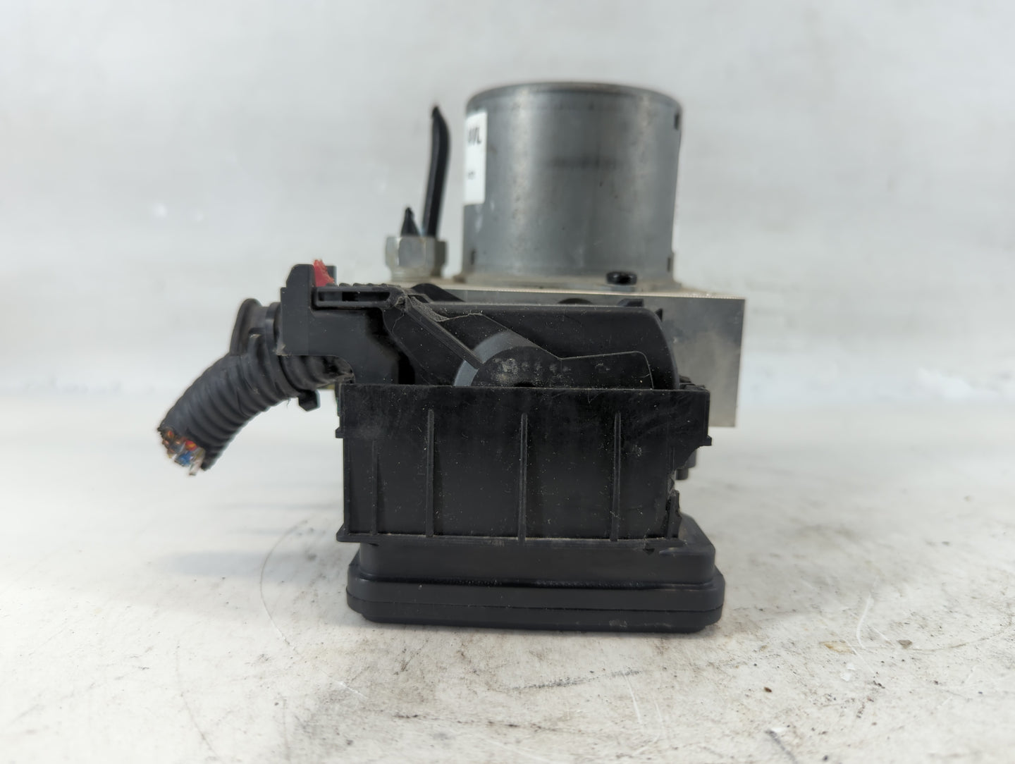 2014 Buick Encore ABS Pump Control Module Replacement P/N:95367358 Fits Fits 2013 OEM Used Auto Parts - Oemusedautoparts1.co