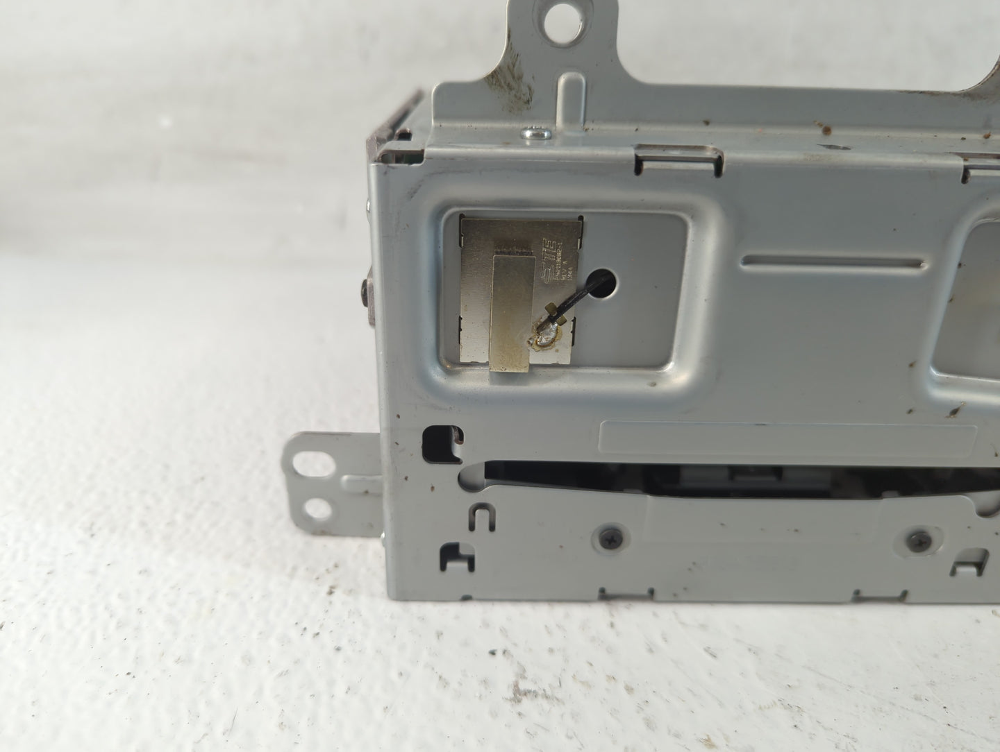 2013-2014 Buick Encore Radio AM FM Cd Player Receiver Replacement P/N:23206821 Fits Fits 2013 2014 OEM Used Auto Parts - Oem