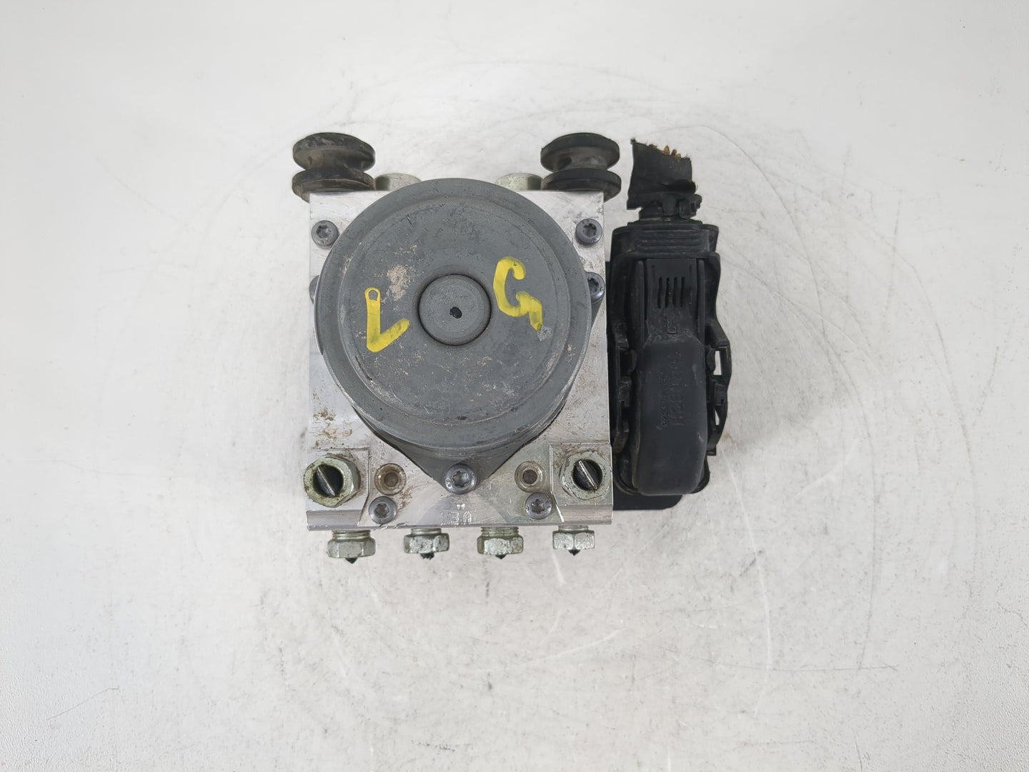 2014-2015 Buick Lacrosse ABS Pump Control Module Replacement P/N:23430470 Fits Fits 2014 2015 OEM Used Auto Parts - Oemuseda