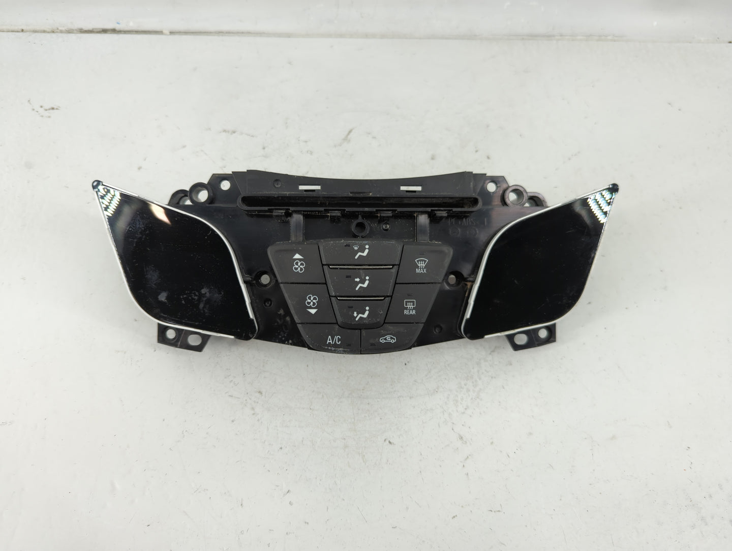 2014-2016 Buick Lacrosse Climate Control Module Temperature AC/Heater Replacement P/N:90802486 Fits Fits 2014 2015 2016 OEM 