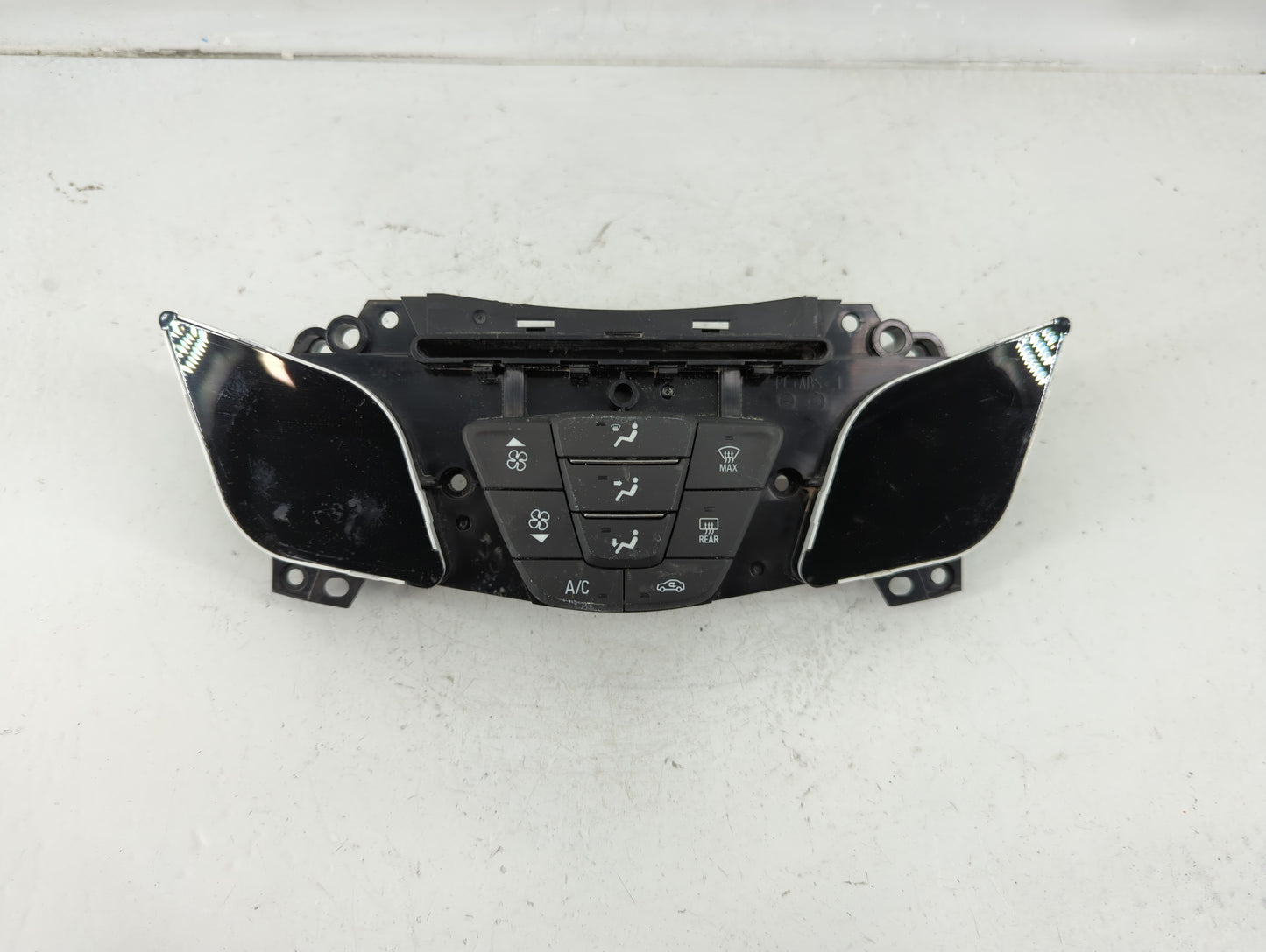 2014-2016 Buick Lacrosse Climate Control Module Temperature AC/Heater Replacement P/N:90802486 Fits Fits 2014 2015 2016 OEM 