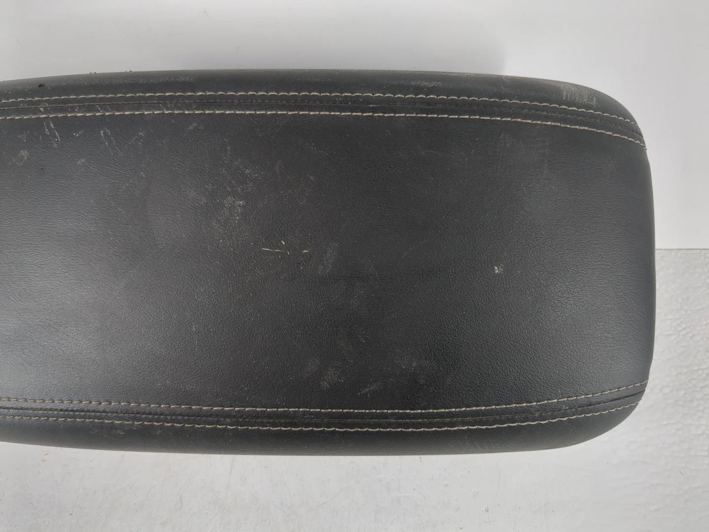 2015-2016 Buick Lacrosse Center Console Armrest Cover Lid Fits Fits 2015 2016 OEM Used Auto Parts - Oemusedautoparts1.com