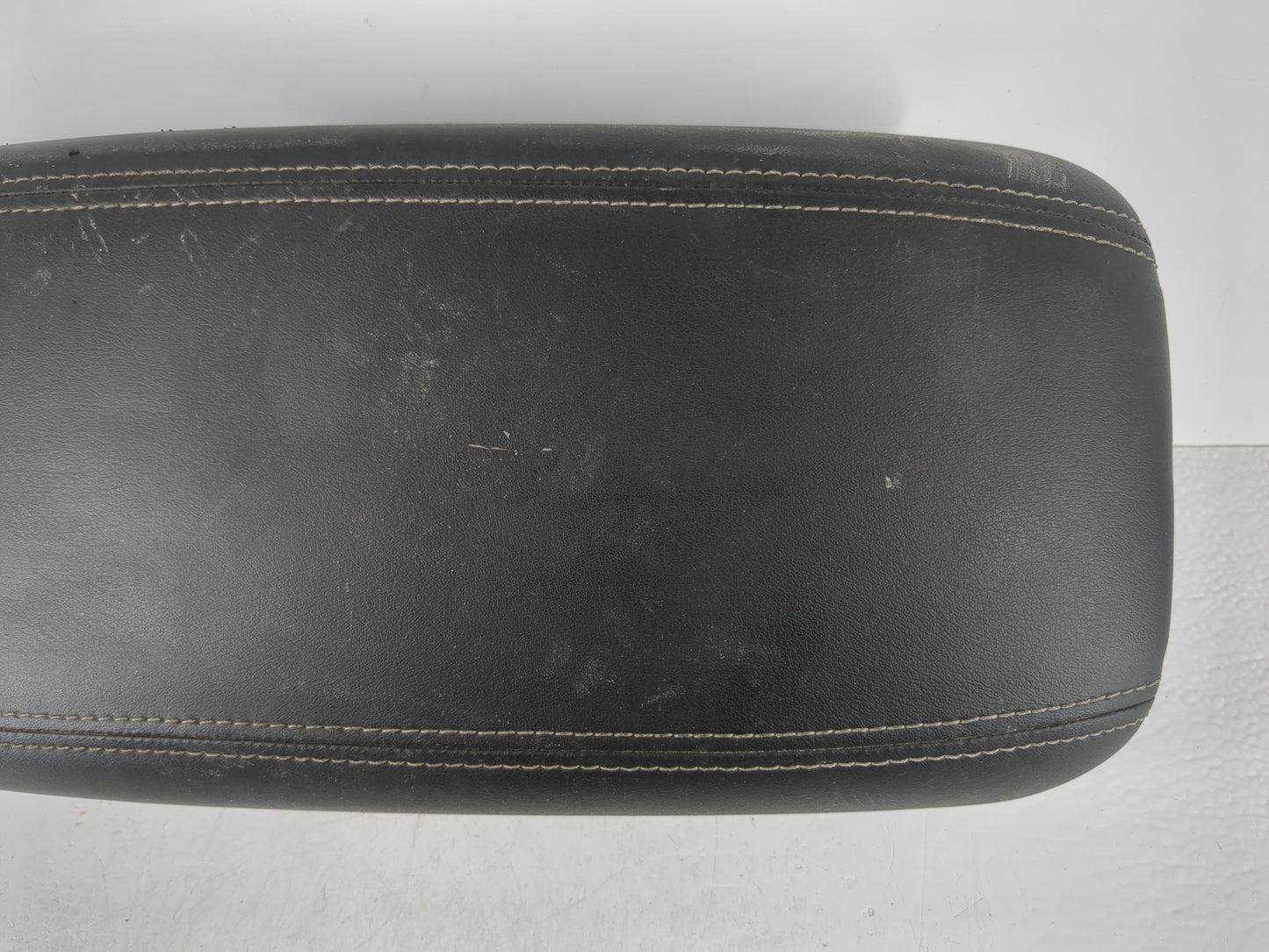 2015-2016 Buick Lacrosse Center Console Armrest Cover Lid Fits Fits 2015 2016 OEM Used Auto Parts - Oemusedautoparts1.com