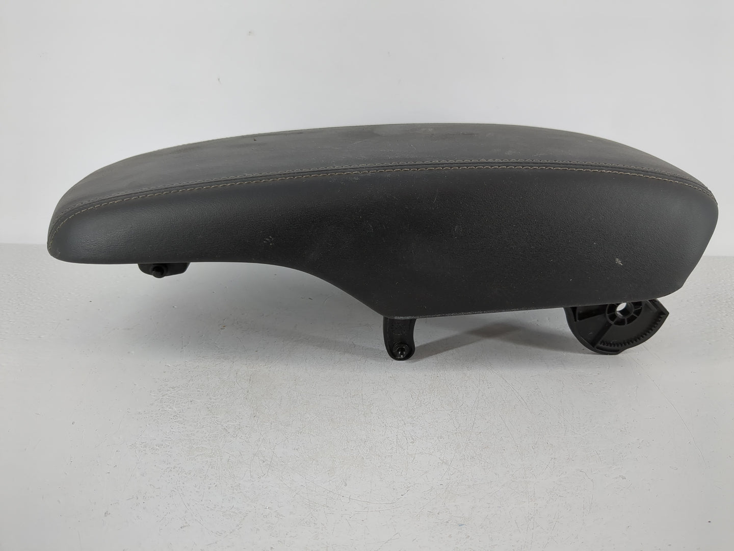 2015-2016 Buick Lacrosse Center Console Armrest Cover Lid Fits Fits 2015 2016 OEM Used Auto Parts - Oemusedautoparts1.com