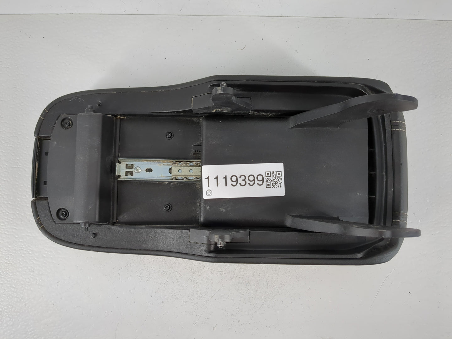 2015-2016 Buick Lacrosse Center Console Armrest Cover Lid Fits Fits 2015 2016 OEM Used Auto Parts - Oemusedautoparts1.com
