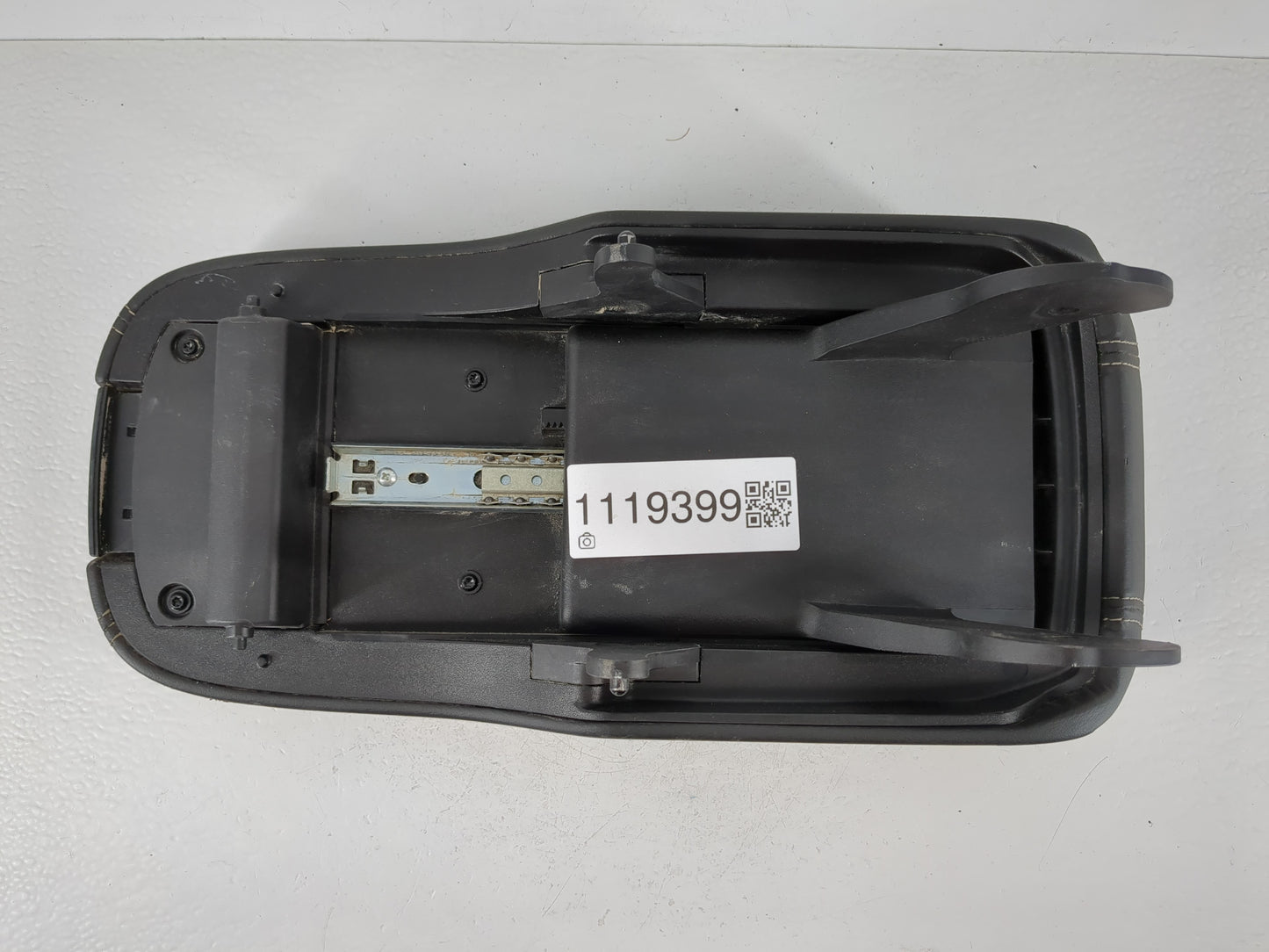 2015-2016 Buick Lacrosse Center Console Armrest Cover Lid Fits Fits 2015 2016 OEM Used Auto Parts - Oemusedautoparts1.com
