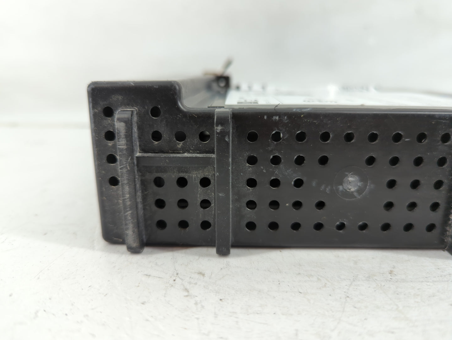 2014 Buick Lacrosse Radio AM FM Cd Player Receiver Replacement P/N:13592806 Fits OEM Used Auto Parts - Oemusedautoparts1.com