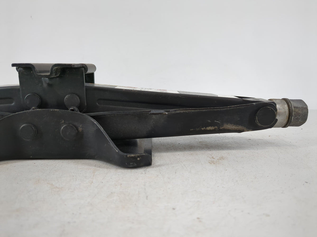 2014 Buick Lacrosse Spare Scissor Car Jack 1120610 - Oemusedautoparts1.com