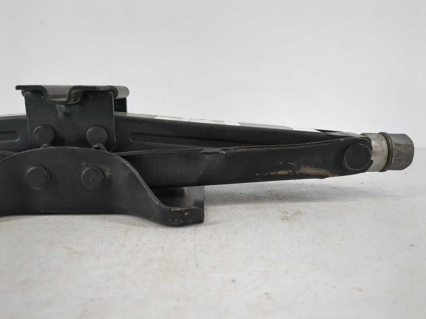 2014 Buick Lacrosse Spare Scissor Car Jack 1120610 - Oemusedautoparts1.com