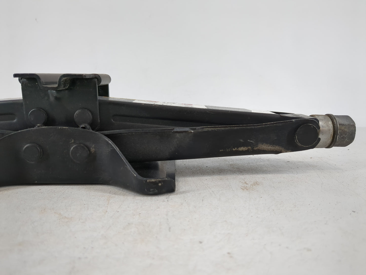 2014 Buick Lacrosse Spare Scissor Car Jack 1120610 - Oemusedautoparts1.com