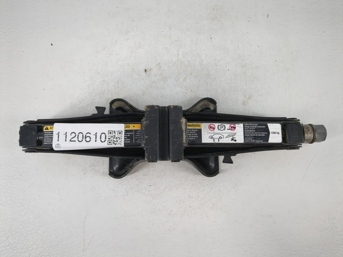 2014 Buick Lacrosse Spare Scissor Car Jack 1120610 - Oemusedautoparts1.com