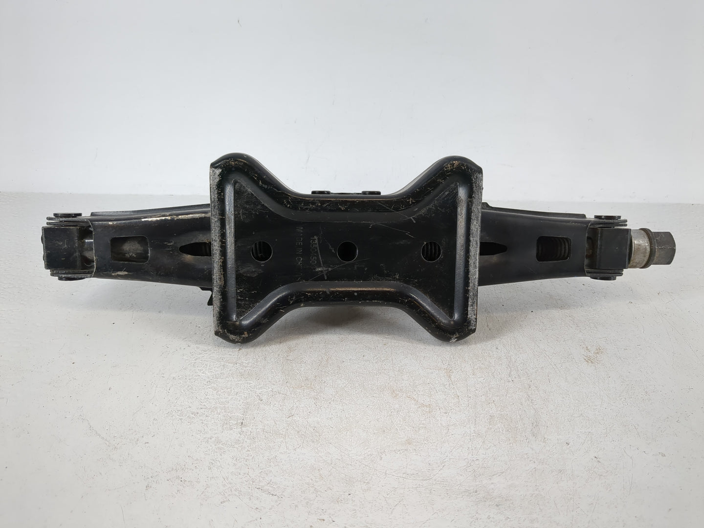 2014 Buick Lacrosse Spare Scissor Car Jack 1120610 - Oemusedautoparts1.com