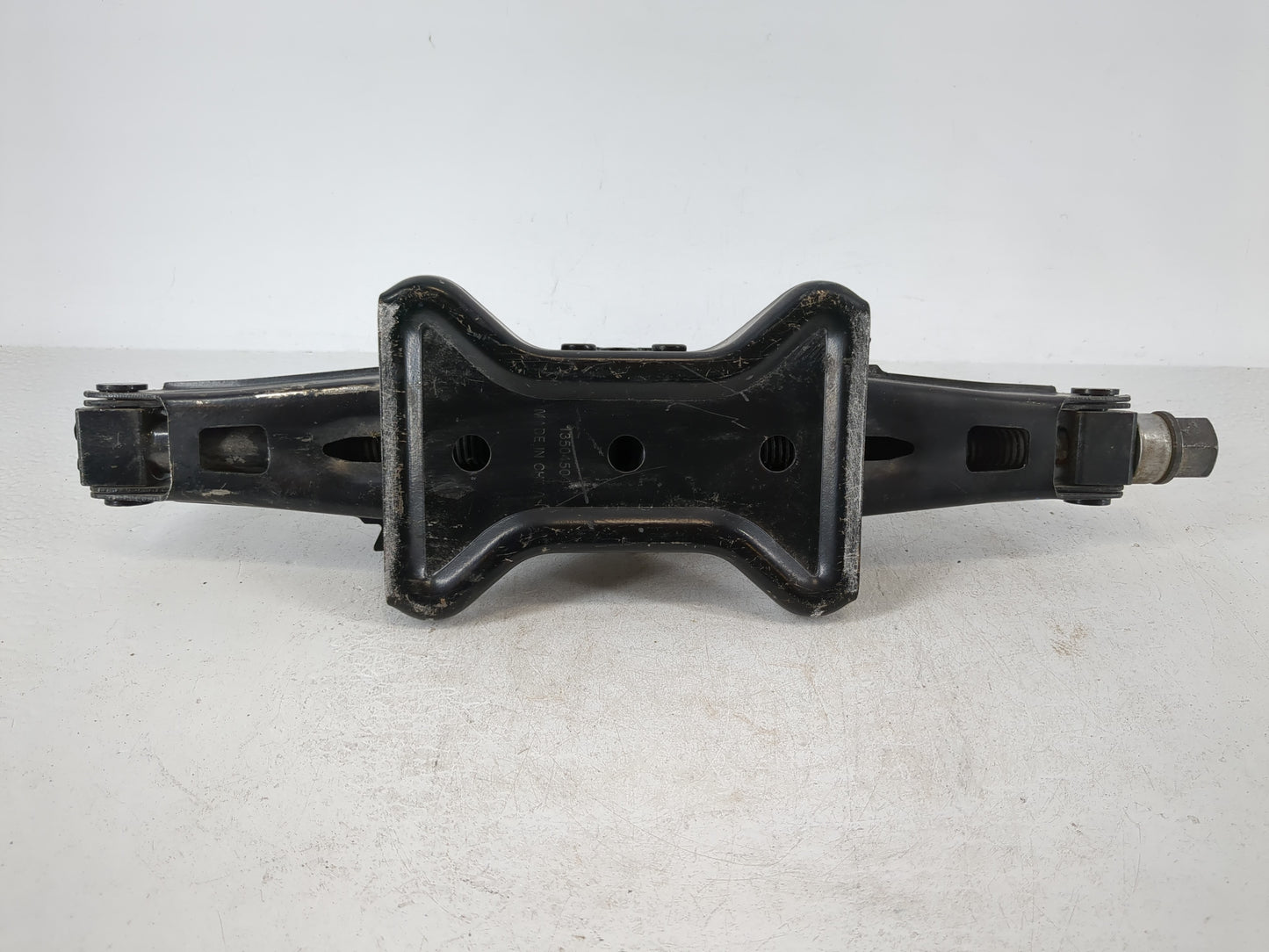 2014 Buick Lacrosse Spare Scissor Car Jack 1120610 - Oemusedautoparts1.com