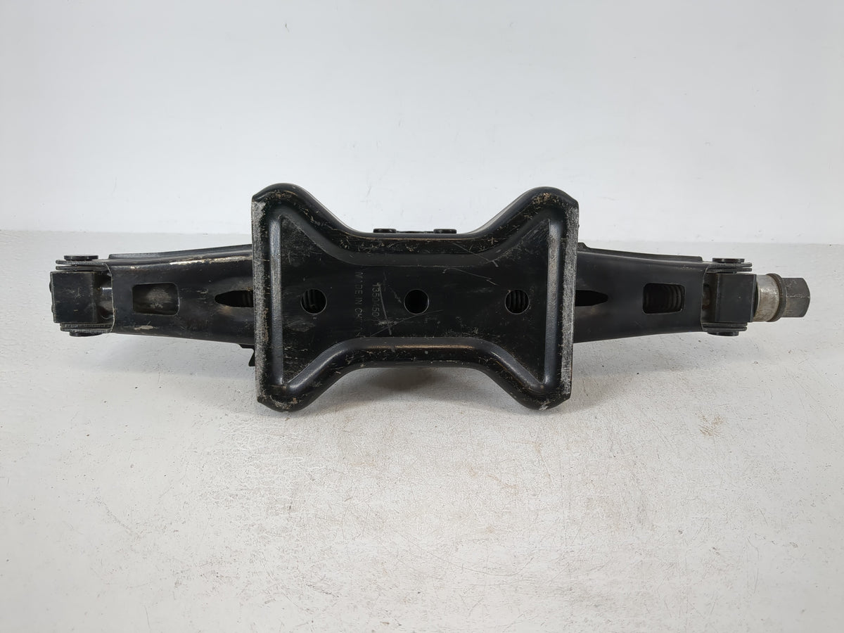 2014 Buick Lacrosse Spare Scissor Car Jack 1120610 - Oemusedautoparts1.com