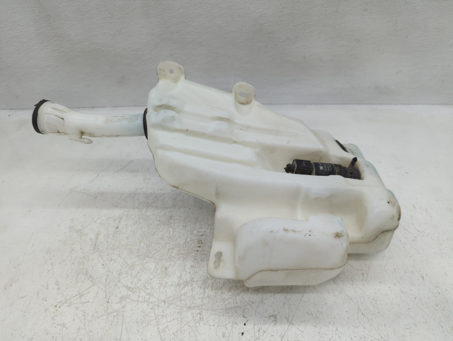 2010-2016 Buick Lacrosse Windshield Washer Fluid Reservoir Bottle Oem - Oemusedautoparts1.com