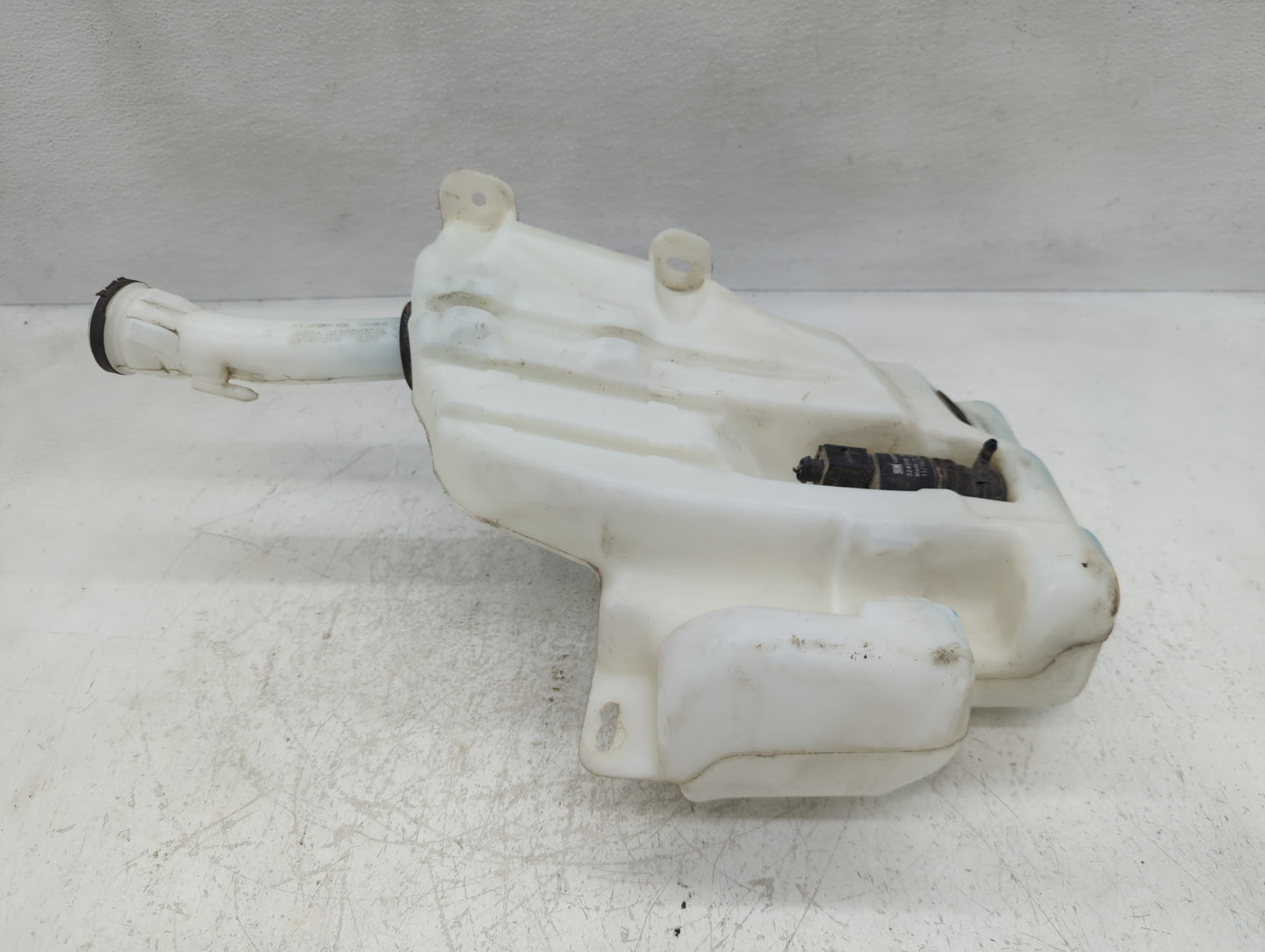 2010-2016 Buick Lacrosse Windshield Washer Fluid Reservoir Bottle Oem - Oemusedautoparts1.com