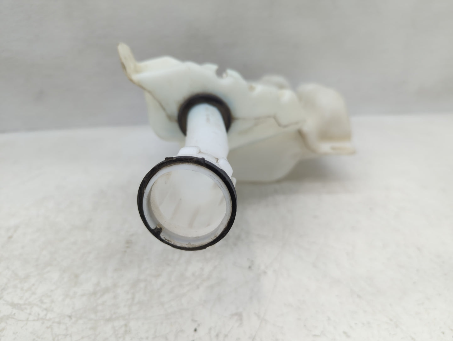 2010-2016 Buick Lacrosse Windshield Washer Fluid Reservoir Bottle Oem - Oemusedautoparts1.com
