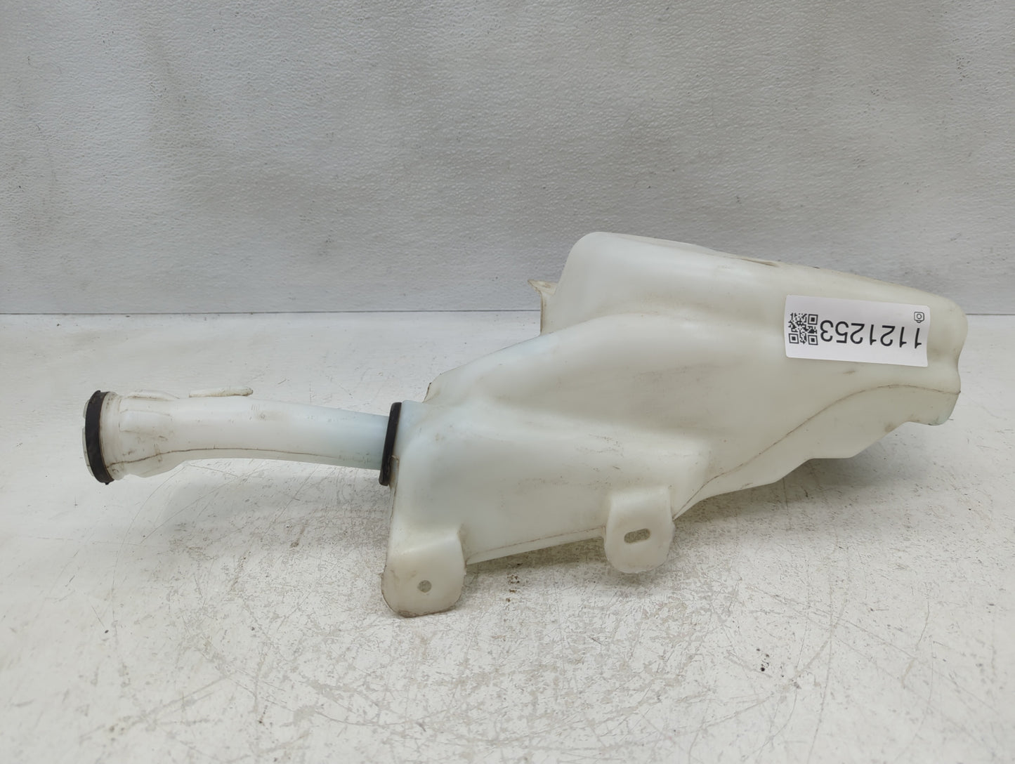 2010-2016 Buick Lacrosse Windshield Washer Fluid Reservoir Bottle Oem - Oemusedautoparts1.com
