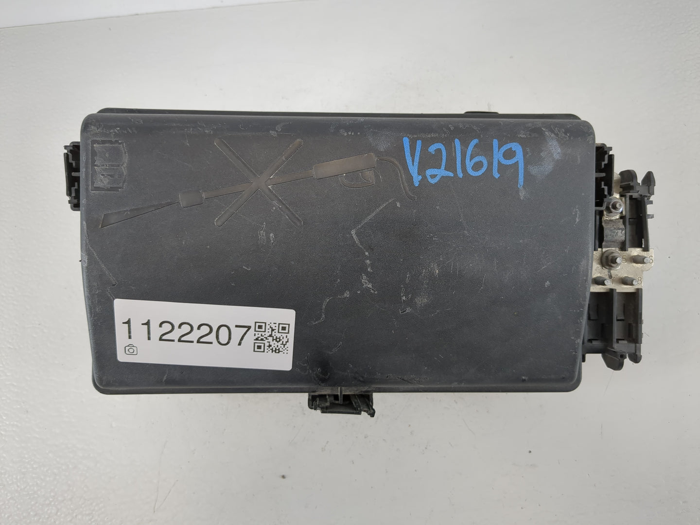2014-2016 Buick Lacrosse Fusebox Fuse Box Panel Relay Module P/N:90767240 Fits Fits 2014 2015 2016 OEM Used Auto Parts - Oem