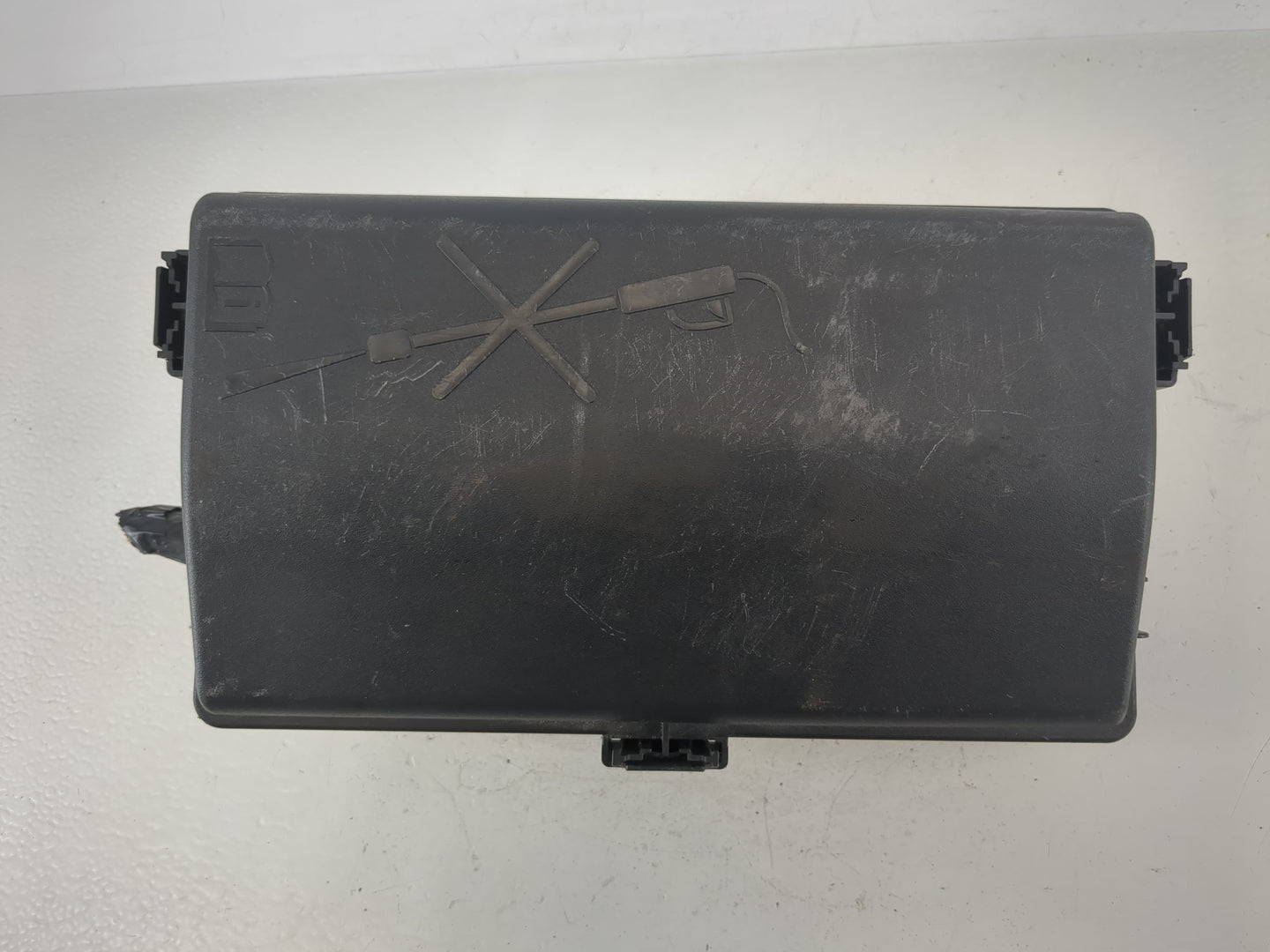 2014-2016 Buick Lacrosse Fusebox Fuse Box Panel Relay Module P/N:7242U 90767242-02 Fits Fits 2014 2015 2016 OEM Used Auto Pa