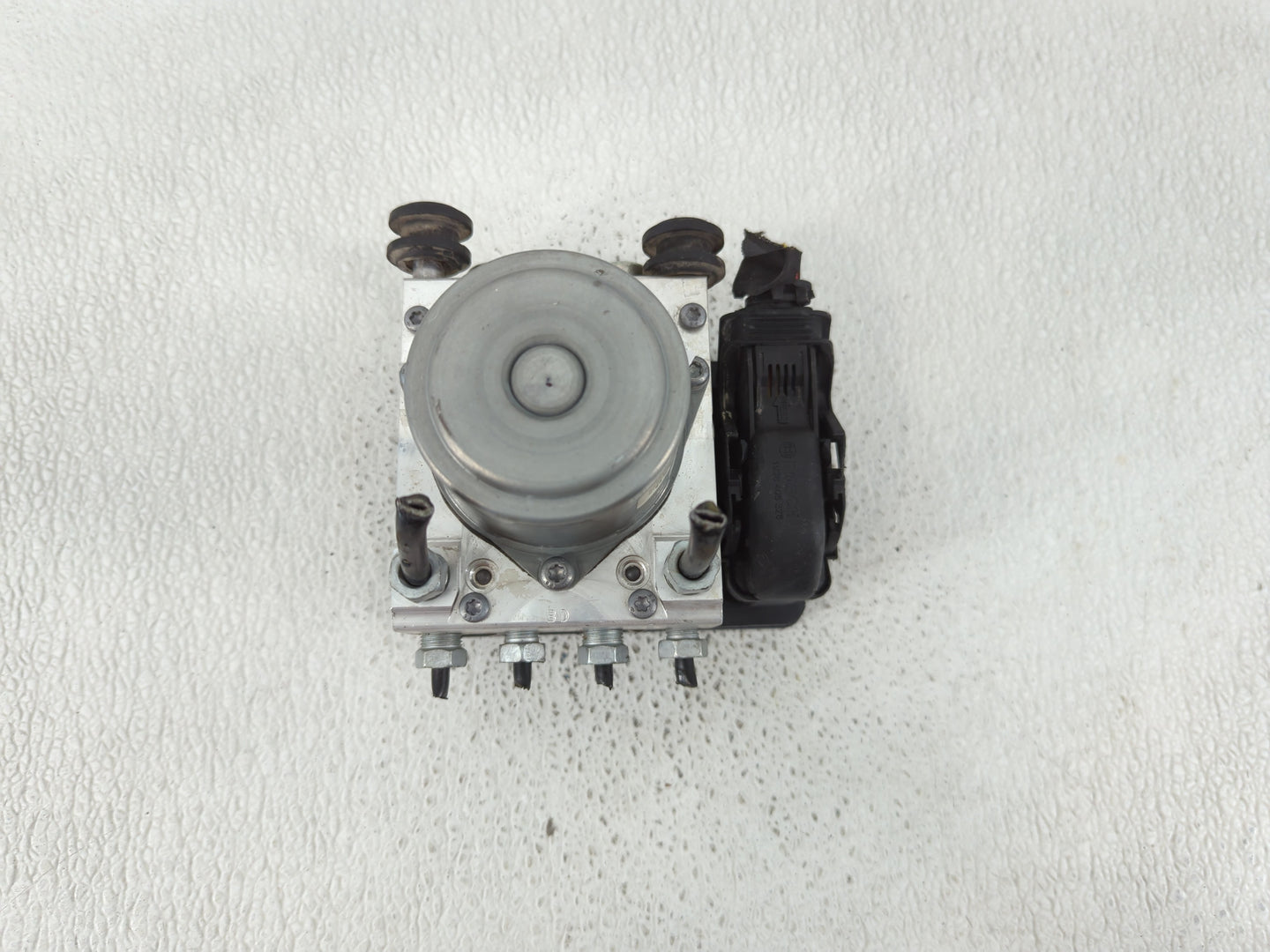 2014-2015 Buick Lacrosse ABS Pump Control Module Replacement P/N:23430470 Fits Fits 2014 2015 OEM Used Auto Parts - Oemuseda